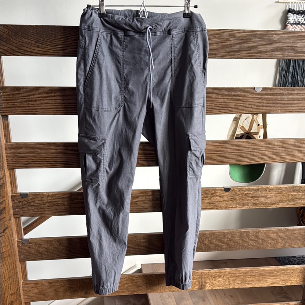 Bevy Flog gray cargo joggers